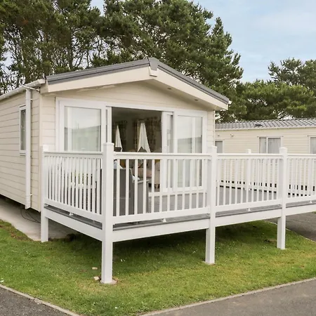 Holiday home The Rodley Pines *