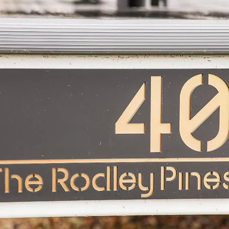 Holiday home The Rodley Pines *